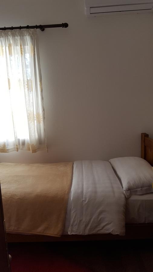 Hotel Bujtina E Bardhe Korce Eksteriør bilde