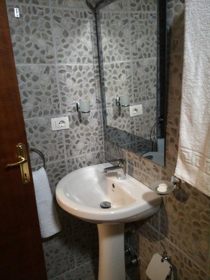 Hotel Bujtina E Bardhe Korce Eksteriør bilde